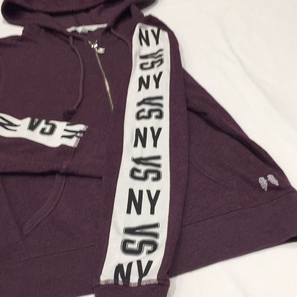 - Victoria secret sweatshirt with hood size S/P - Picture 6 of 8